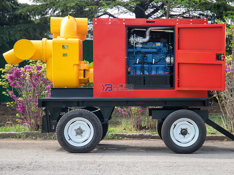 Mobile flood control pump truck sent to a certain residential area